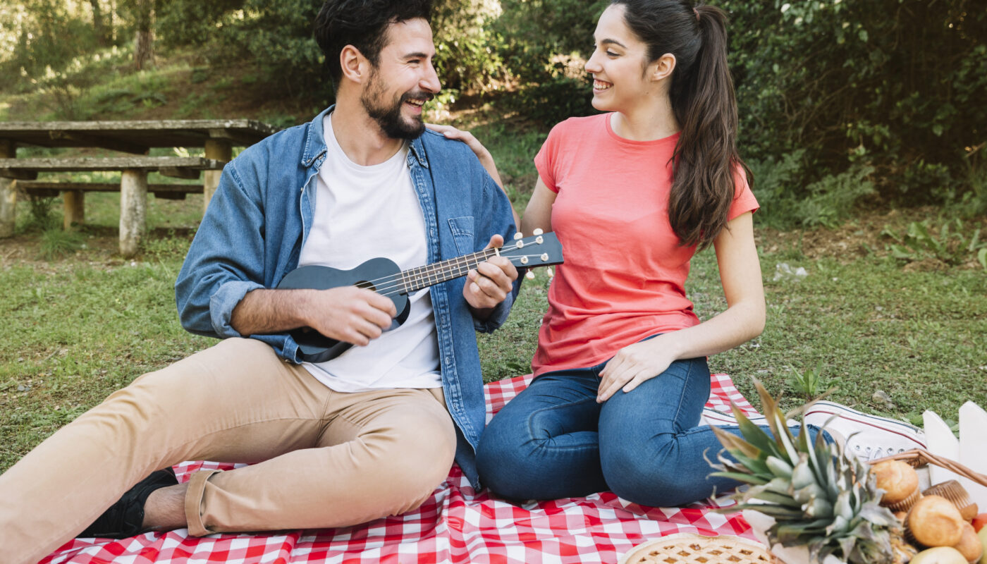 https://www.freepik.com/free-photo/picnic-concept-with-couple_2172644.htm#fromView=search&page=7&position=49&uuid=883e40c3-1051-4a52-9ba7-57ec24ccd08f&query=Top+Picnic+Spots+in+Murree%E2%80%99s+Parks+for+Families+and+Couples